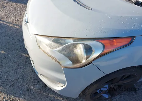 2013 Hyundai Veloster Base W/Black z USA, uszkodzony, nr VIN KMHTC6ADXDU164861